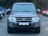 Mitsubishi Pajero 3.2 DI-D Intense 4WD AHK*CAM*7-SITZE - Mitsubishi Pajero: Automatik