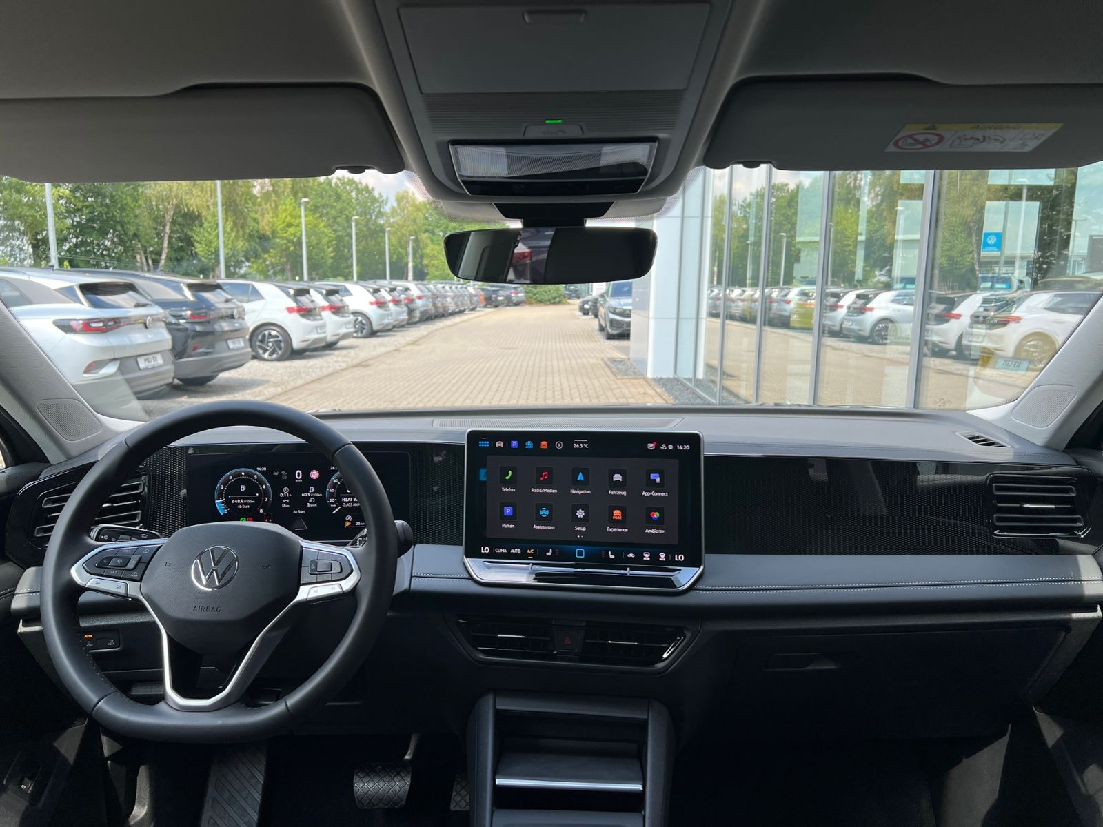 Fahrzeugabbildung Volkswagen Tiguan LIFE 1.5 eTSI DSG *AHK, LED Plus, Kamera,