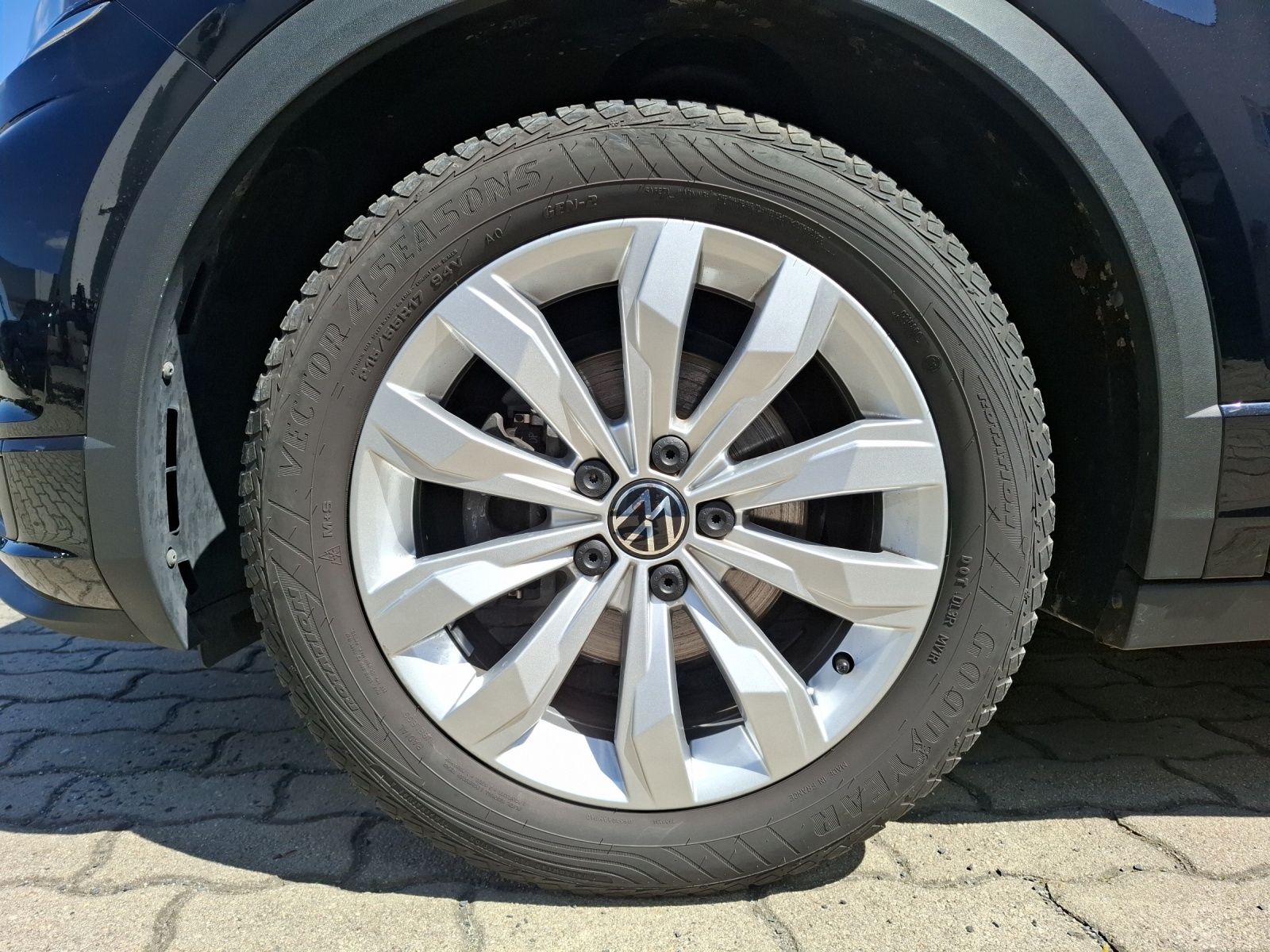 Fahrzeugabbildung Volkswagen T-Roc Cabriolet TSI R-line DSG LED AID ACC PDC S