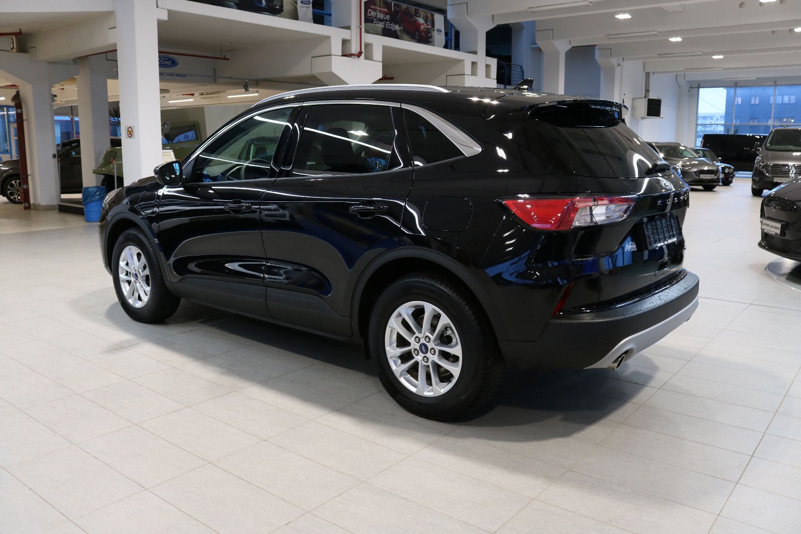 Fahrzeugabbildung Ford Kuga Plug-In Hybrid Titanium X/Kamera