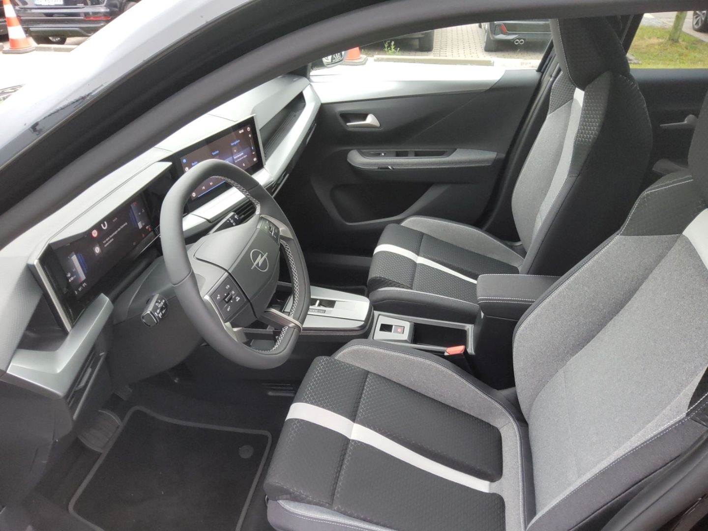 Fahrzeugabbildung Opel Frontera GS, PDC, LED, TechPaket, Rückfahrkamera