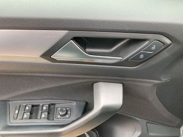 Volkswagen T-Roc - 8