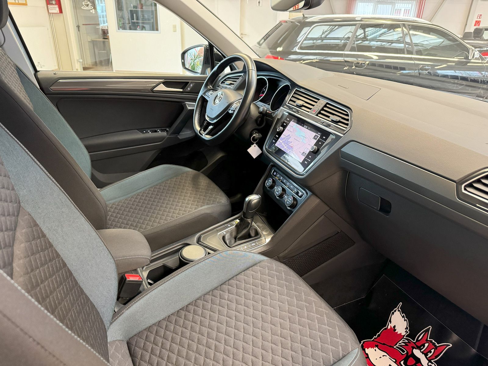 Fahrzeugabbildung Volkswagen Tiguan 1.5 TSI DSG IQ /Navi/Shz/Spur/ACC/VZE/Ahk