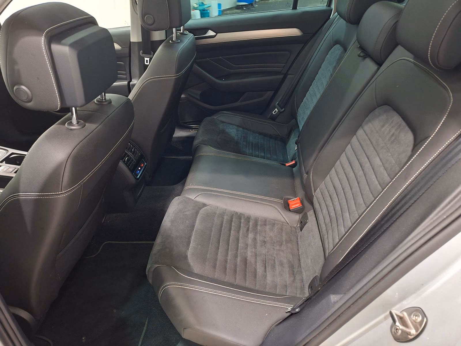 Volkswagen Passat 1.5 TSI DSG R-line ACC LED Pano L, миниатюра 11