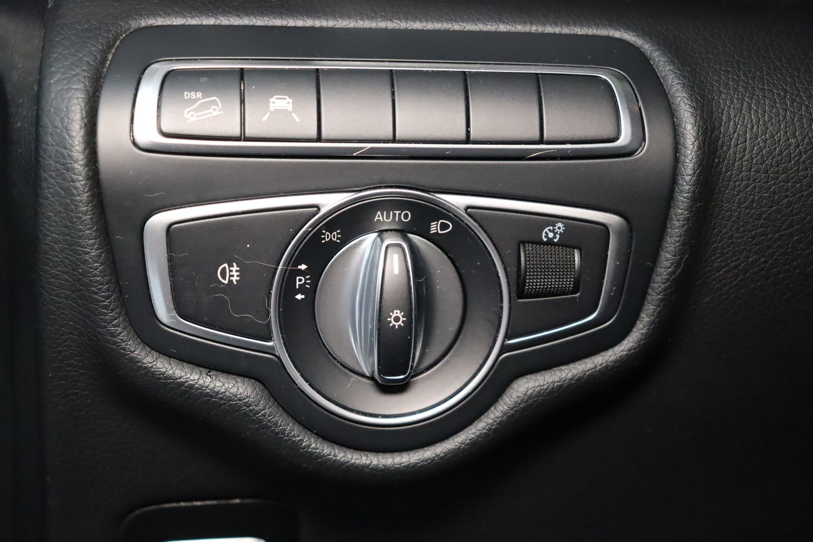 Fahrzeugabbildung Mercedes-Benz V 250 d lang 4-Matic * PDC * Navi * SHZ