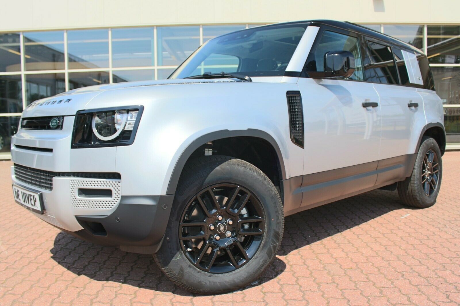 Land Rover Defender 110 S D240 7-Sitze imagem 3