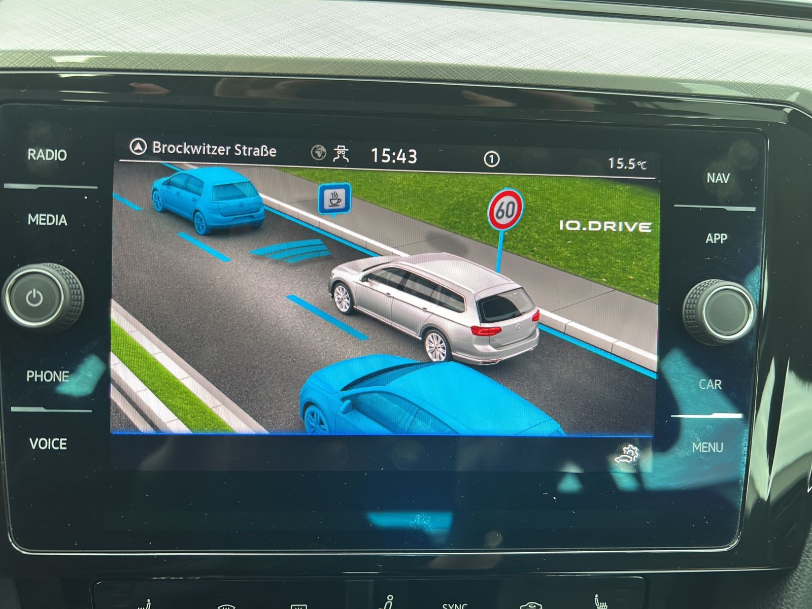 Fahrzeugabbildung Volkswagen Passat Business TSI DSG Matrix STH Navi ACC RFK