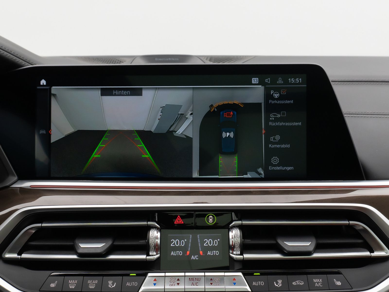 Fahrzeugabbildung BMW X5 M50i 360°Laser SkyLounge HUD B&W SoftCL AHK
