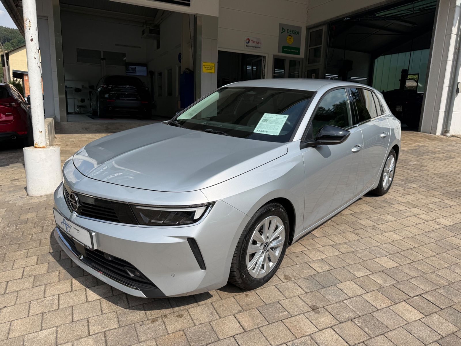 Opel Astra L Lim. 5-trg. Elegance 1,2 Turbo 130PS imagem 2