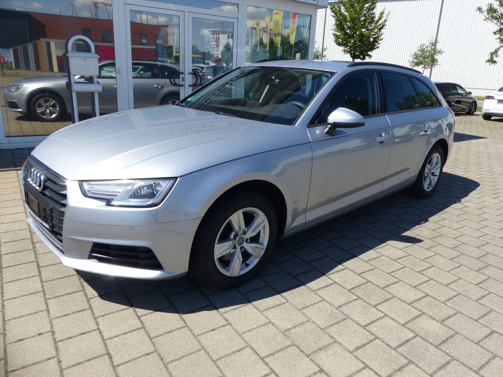 AUDI A4 Avant basis Klima*Navi*PDC*