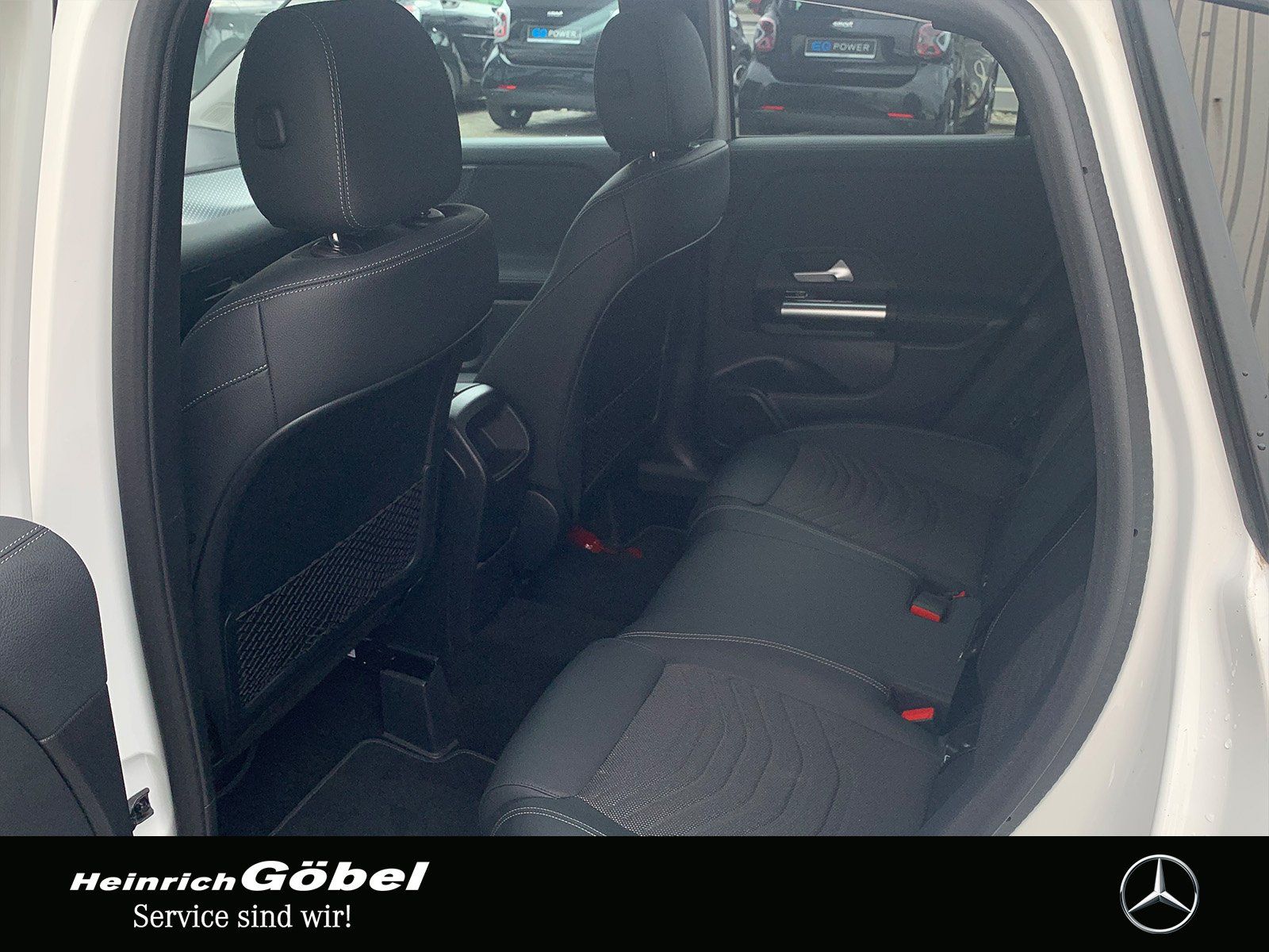 Fahrzeugabbildung Mercedes-Benz GLA 180 Progressive (EURO 6e)