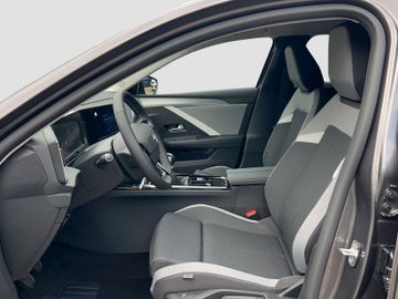 Fotografie 9 des Opel Astra Edition 1.2 Sitzh. Lenkradh. Allwetter