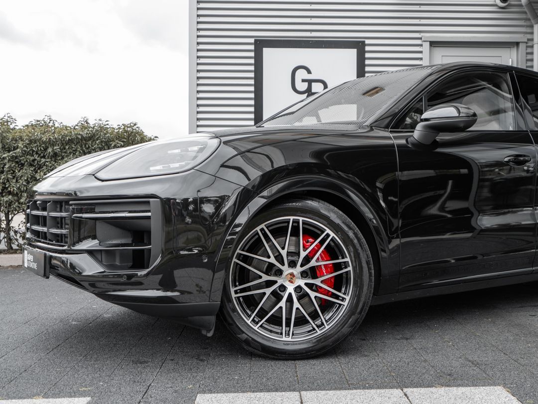 Porsche Cayenne Coupé 3.0 E-Hybrid | SportDesign | luftf imagem 3