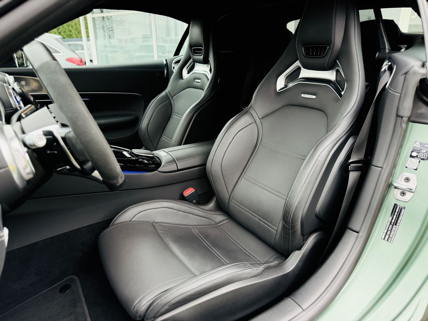 Fahrzeugabbildung Mercedes-Benz SL 43 AMG PREMIUM PLUS & NIGHT, Aerodynamik, V8-