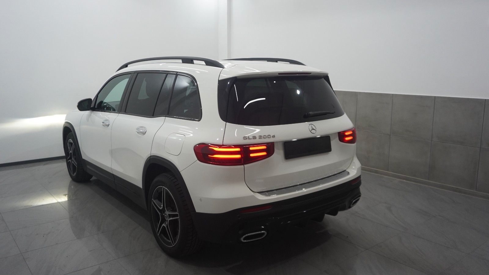 Mercedes-Benz GLB 200 d AMG MultiBeam/Ambiente+/ACC/Keyless foto 3