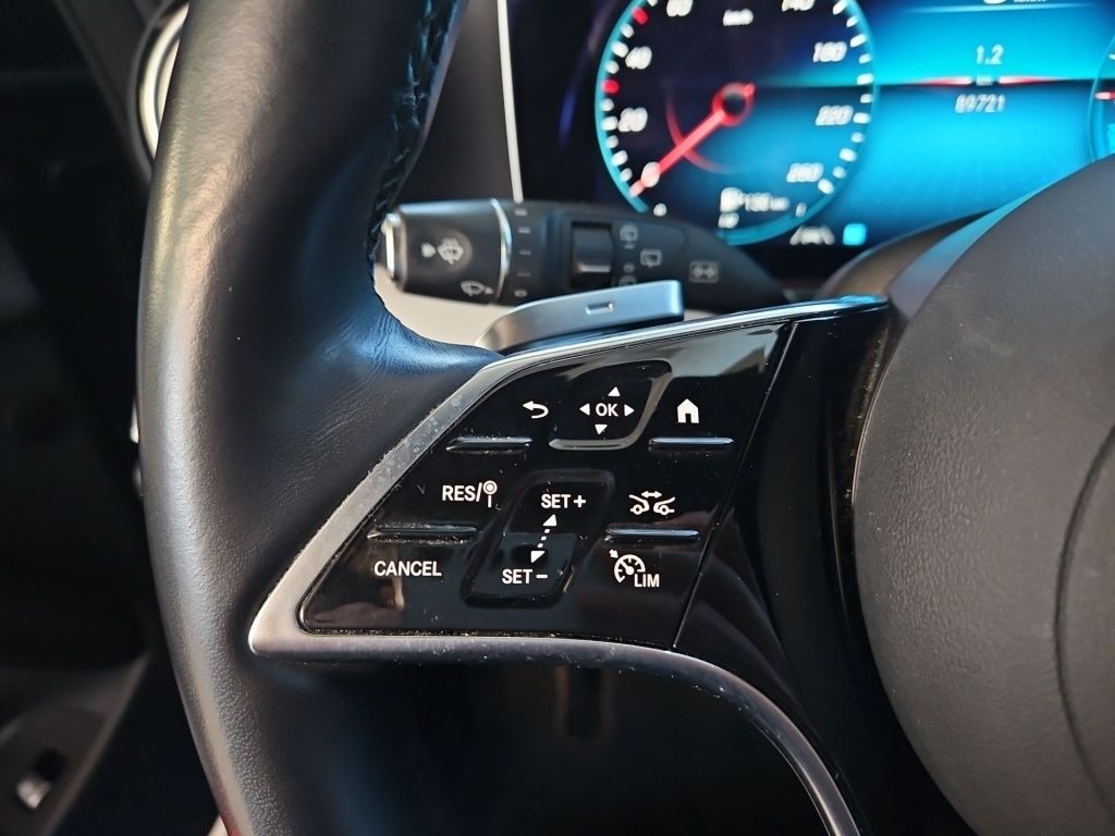 Fahrzeugabbildung Mercedes-Benz E 300 deT 4M AMG Distronic+ LED SHZ 360° Ambie.