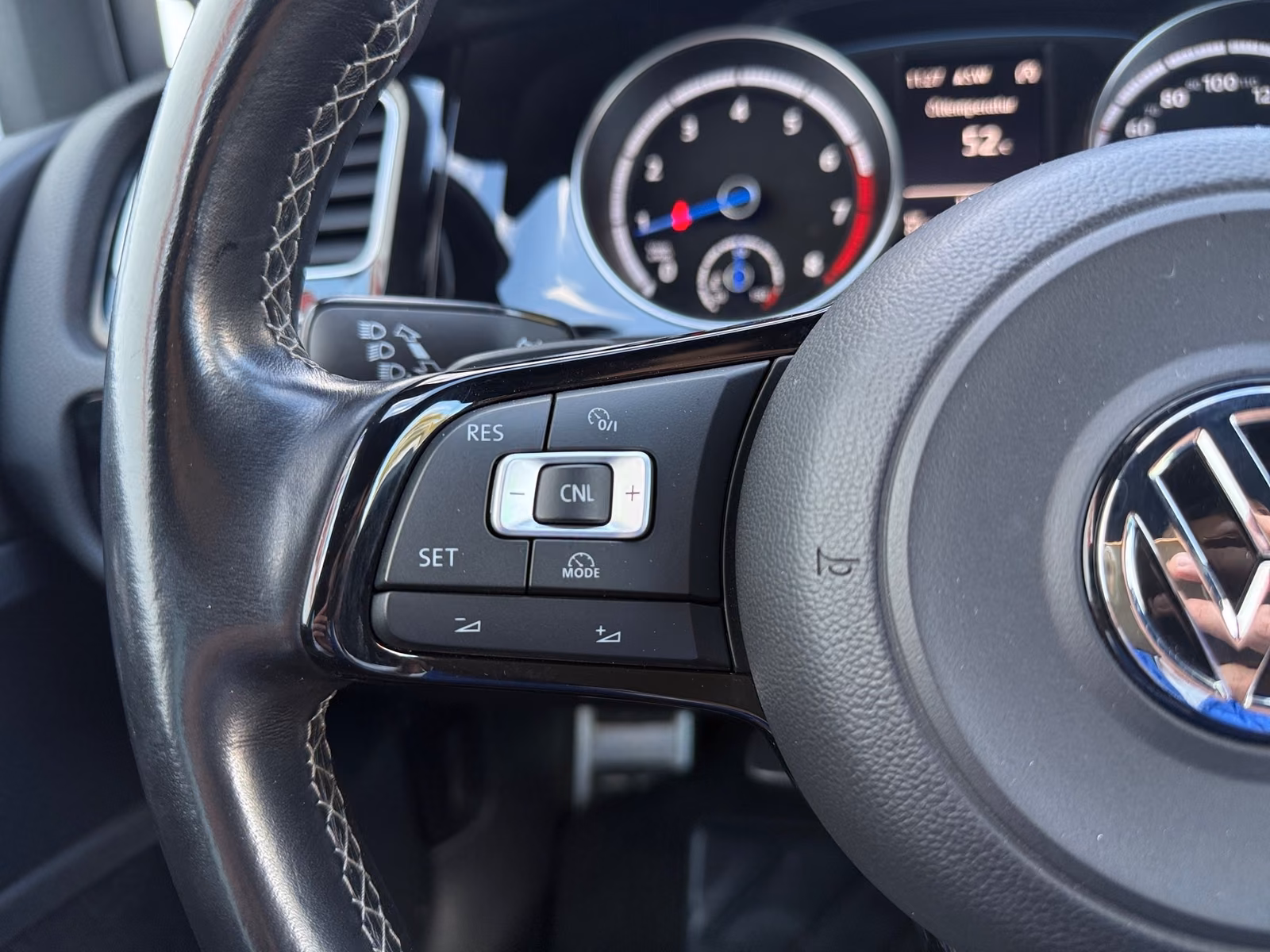 Volkswagen Golf VII 2.0 R BMT 4Motion Xenon Leder PDC Navi