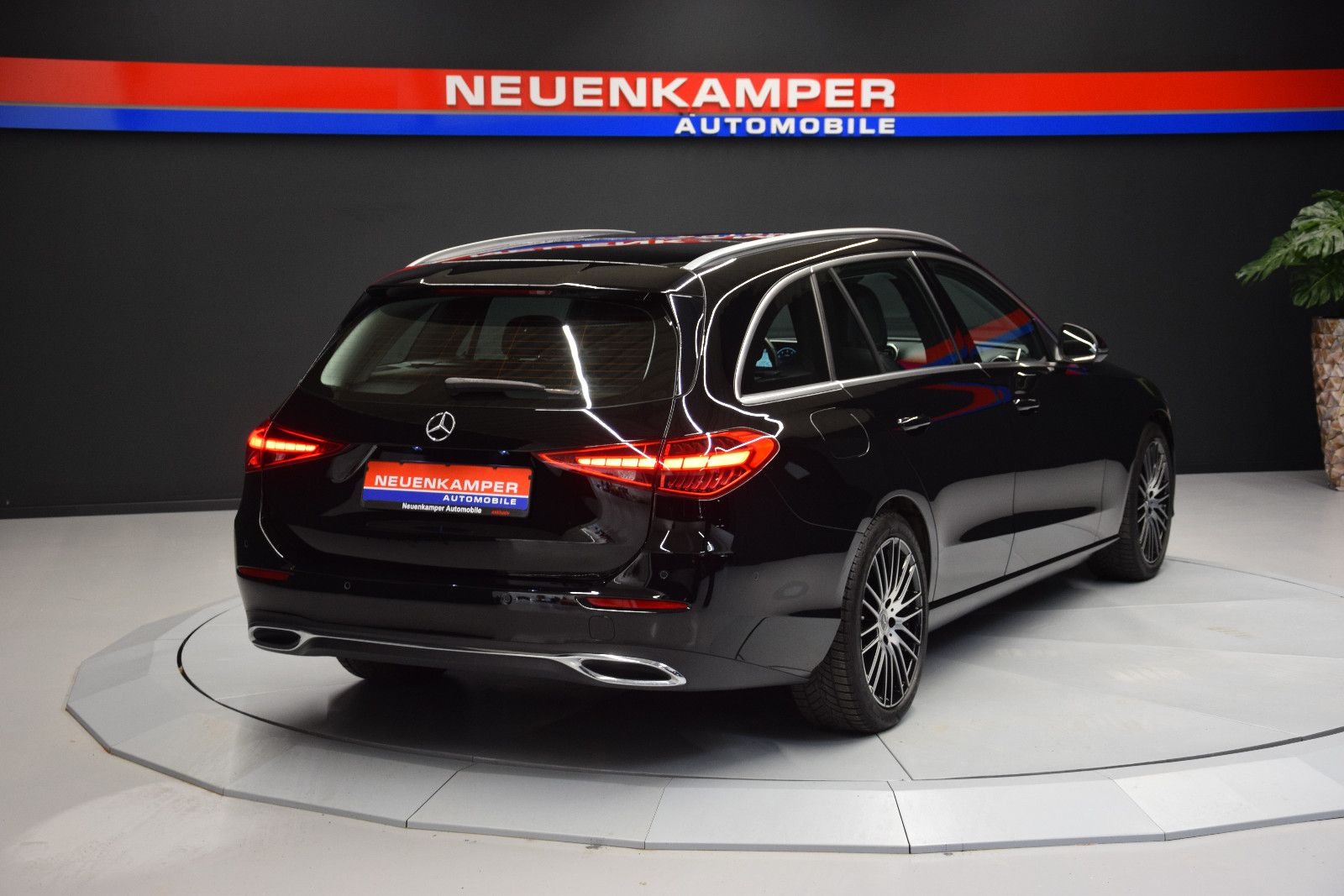 Fahrzeugabbildung Mercedes-Benz C 180 T-Modell Avantgarde MBUX Ambiente Kamera