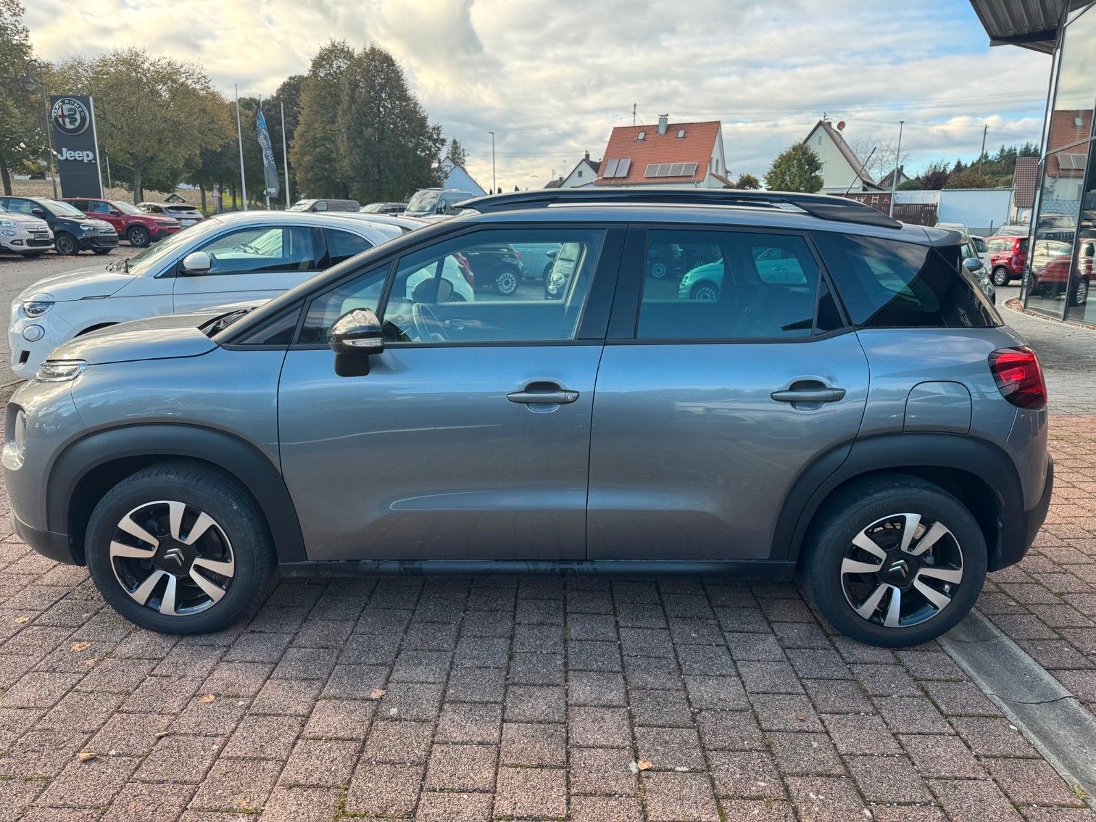 Fahrzeugabbildung Citroën C3 Aircross Shine Navigation Sitzheizung Tempoma
