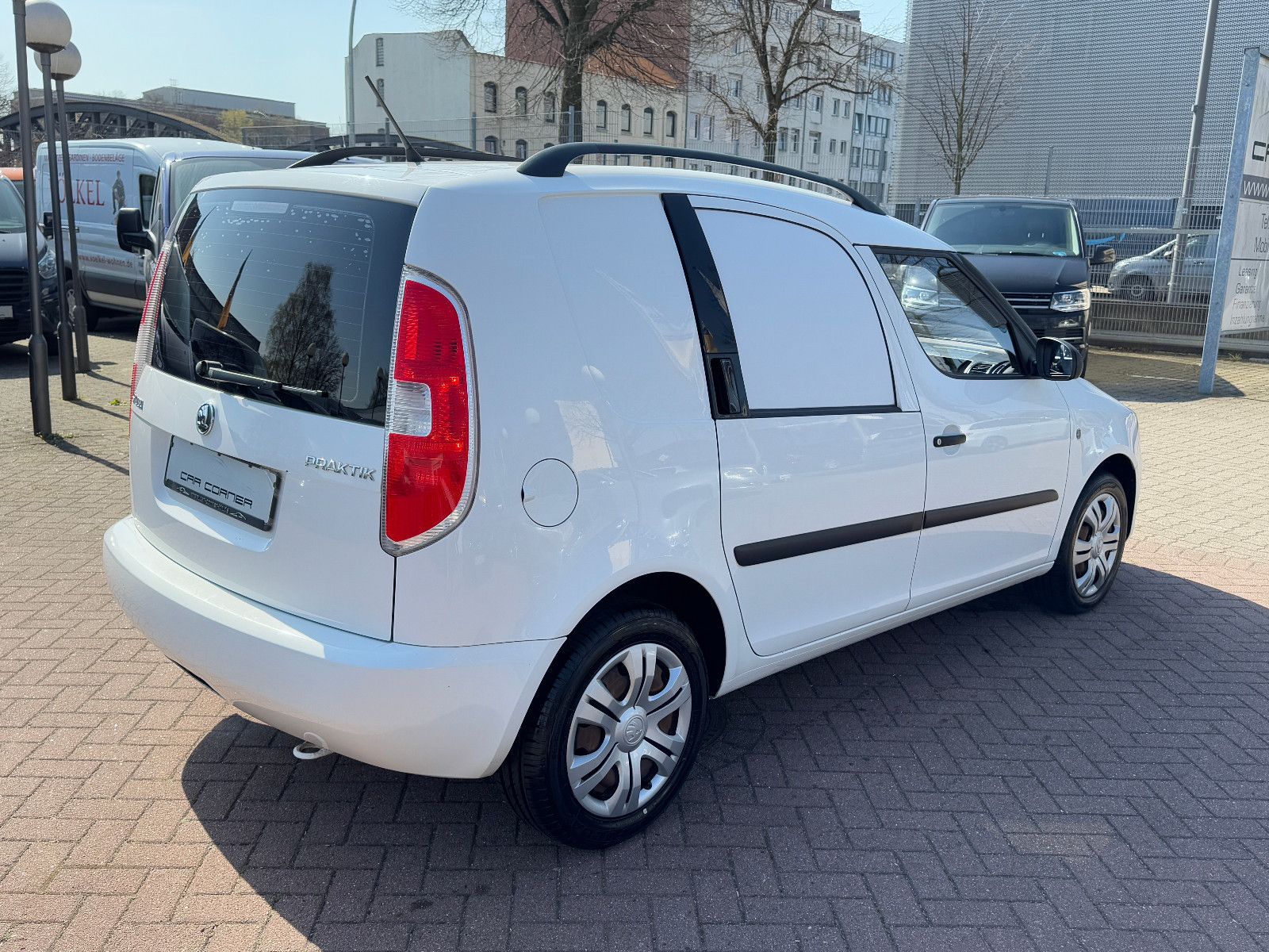 Fahrzeugabbildung SKODA Roomster Praktik 1.6 TDI 1.HAND SKODA SCHECKHEFT