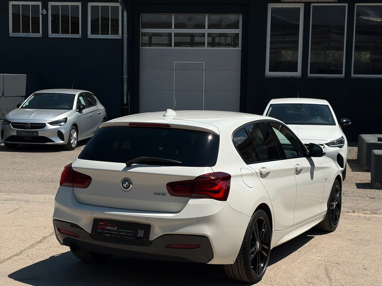 Fahrzeugabbildung BMW 118i M Sport Shadow Navi SHZ PDC LED BT HiFi