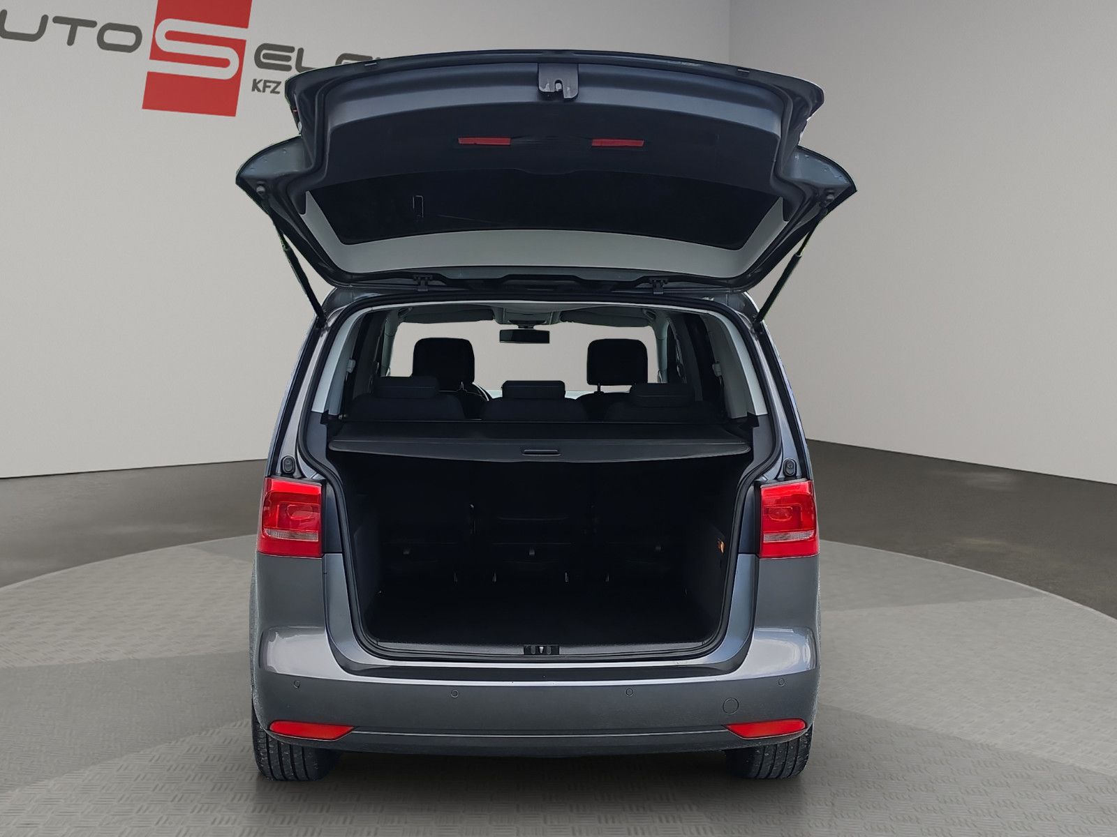 Fahrzeugabbildung Volkswagen Touran Match AUTOMATIK LEDER  PDC SHZ PDC