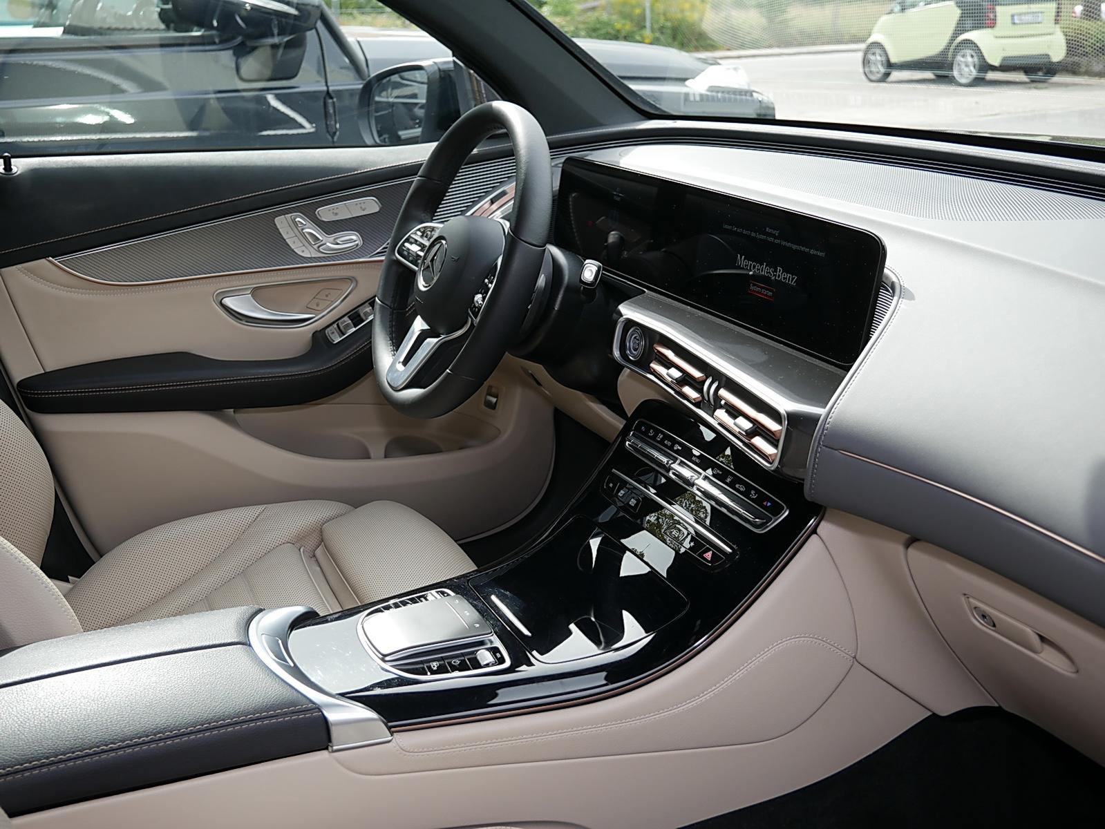 Mercedes-Benz EQC 400 4MATIC AMG+DISTRONIC+Schiebedach+Memory+
