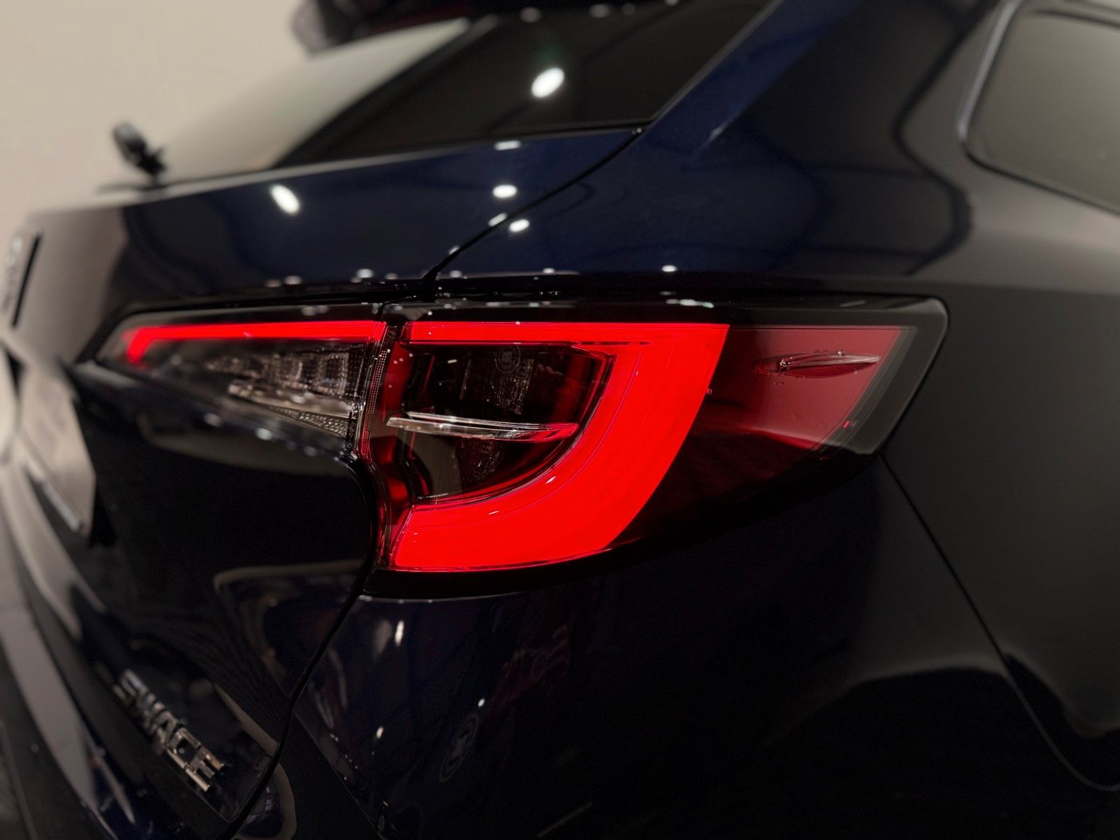 Fahrzeugabbildung Suzuki Swace 1.8 HYBRID CVT Com+