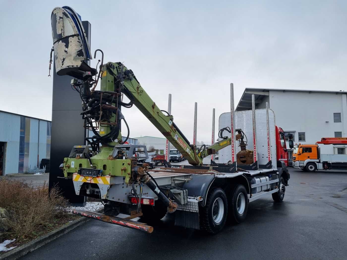 Fahrzeugabbildung Renault Kerax 460.35 DXI 6x6 Loglift 96 S blatt/blatt
