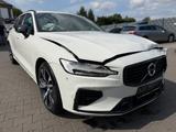 Volvo V60 T6 PHEV AWD RECHERGE 251KW XENIUM PAKET - Volvo V60 Unfallwagen