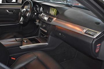 Mercedes E 220 - 11
