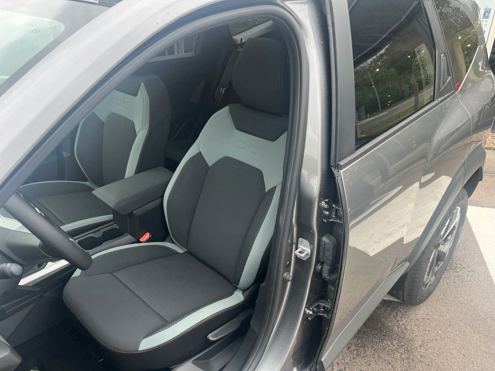 Fahrzeugabbildung Dacia Bigster Mild Hybrid 140 Extreme