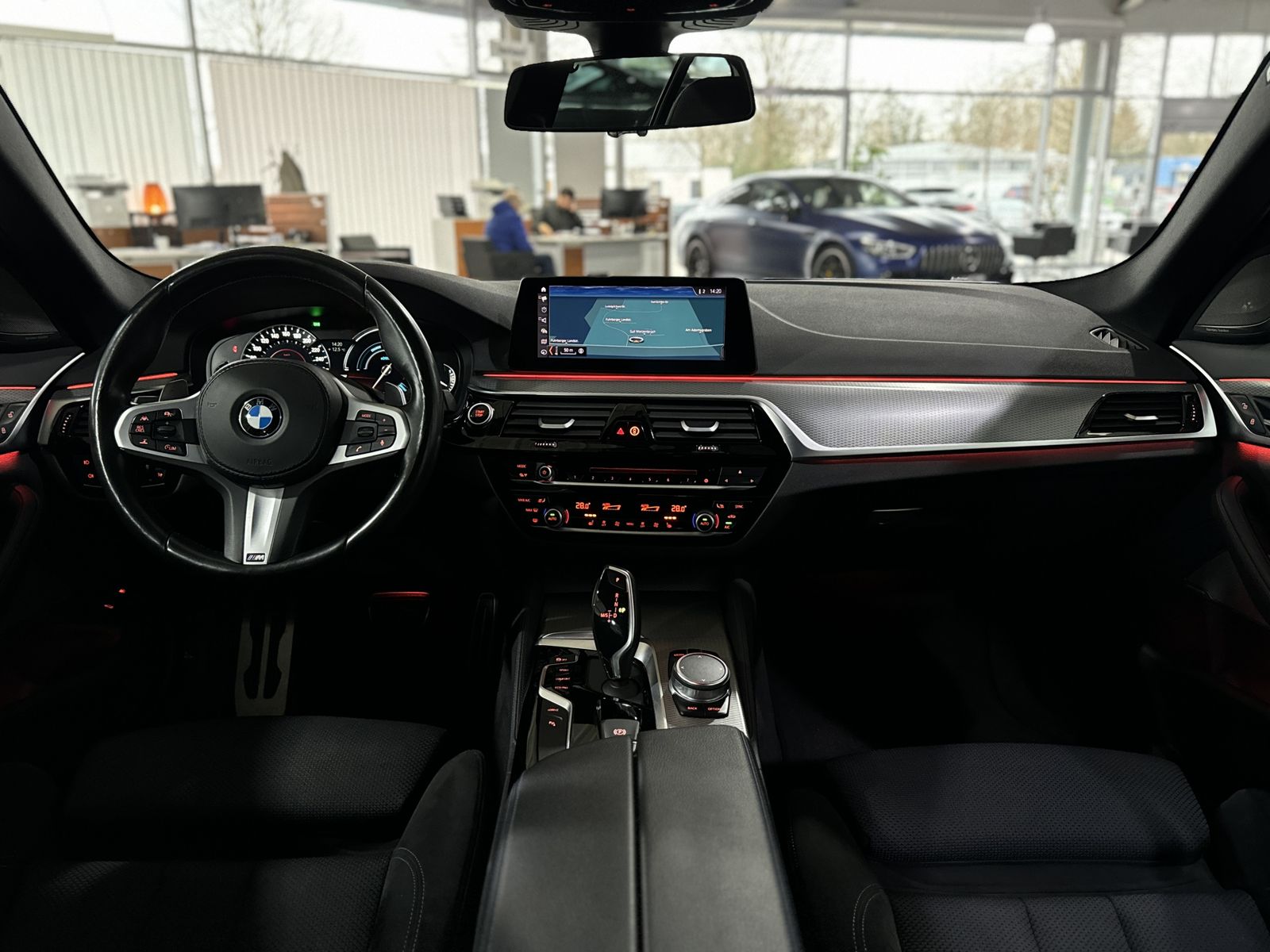 Fahrzeugabbildung BMW 530e  iP M Sport Kamera DAB H/K NaviPro ACC Alar