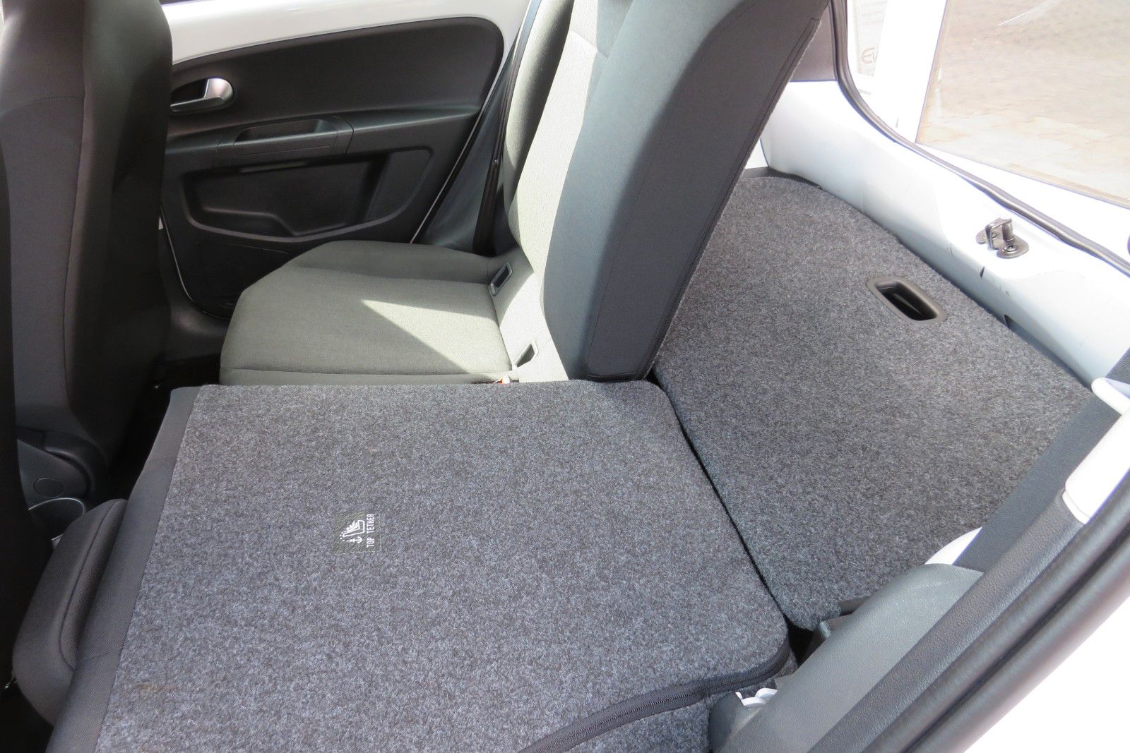 Fahrzeugabbildung Volkswagen up! 4T SITZH. GJ KLIMA TELVOR MAPS&MORE 1.HD