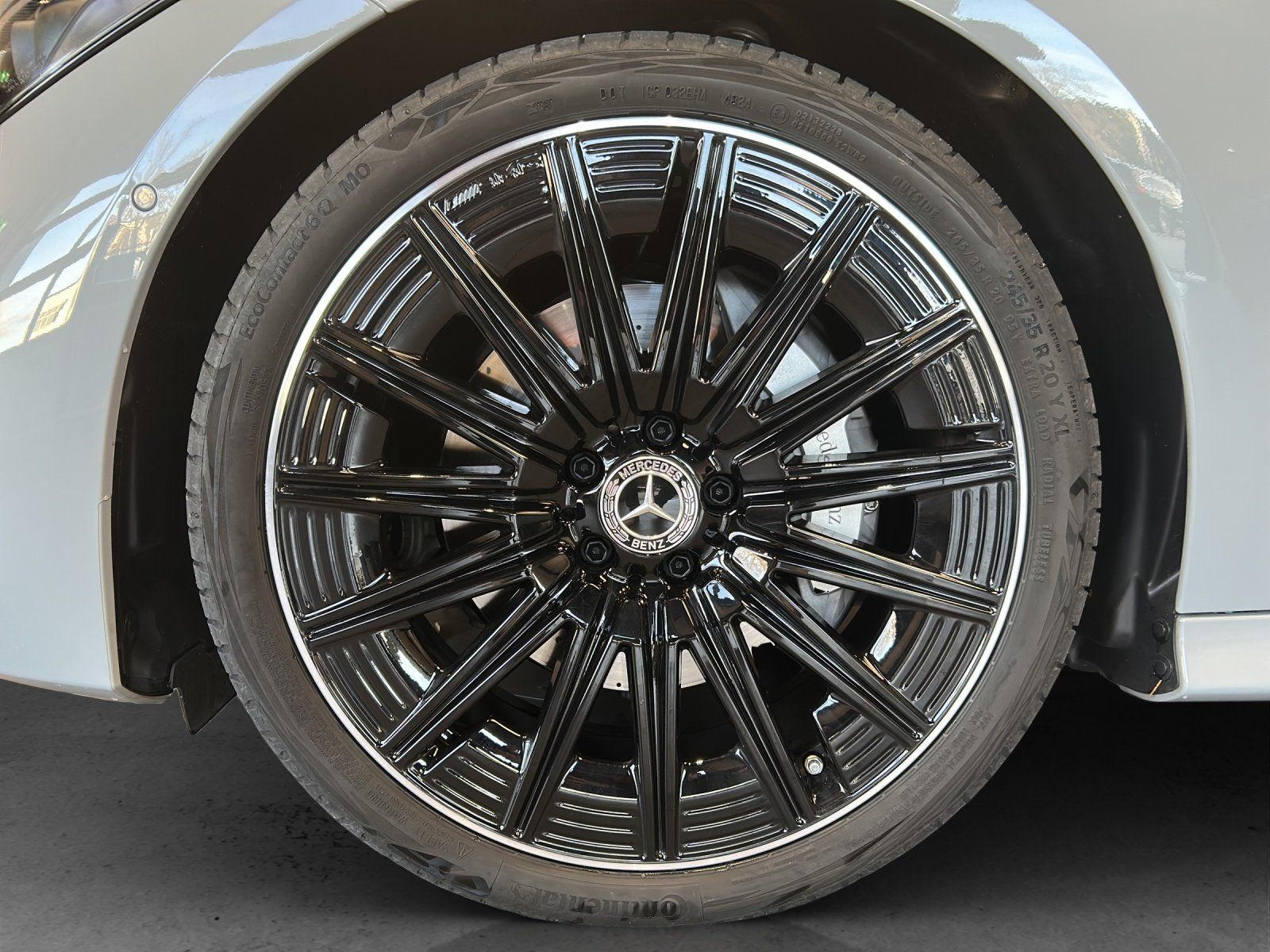 Fahrzeugabbildung Mercedes-Benz CLE 300 4MATIC Coupé AMG 360° Pano AHK DigLight