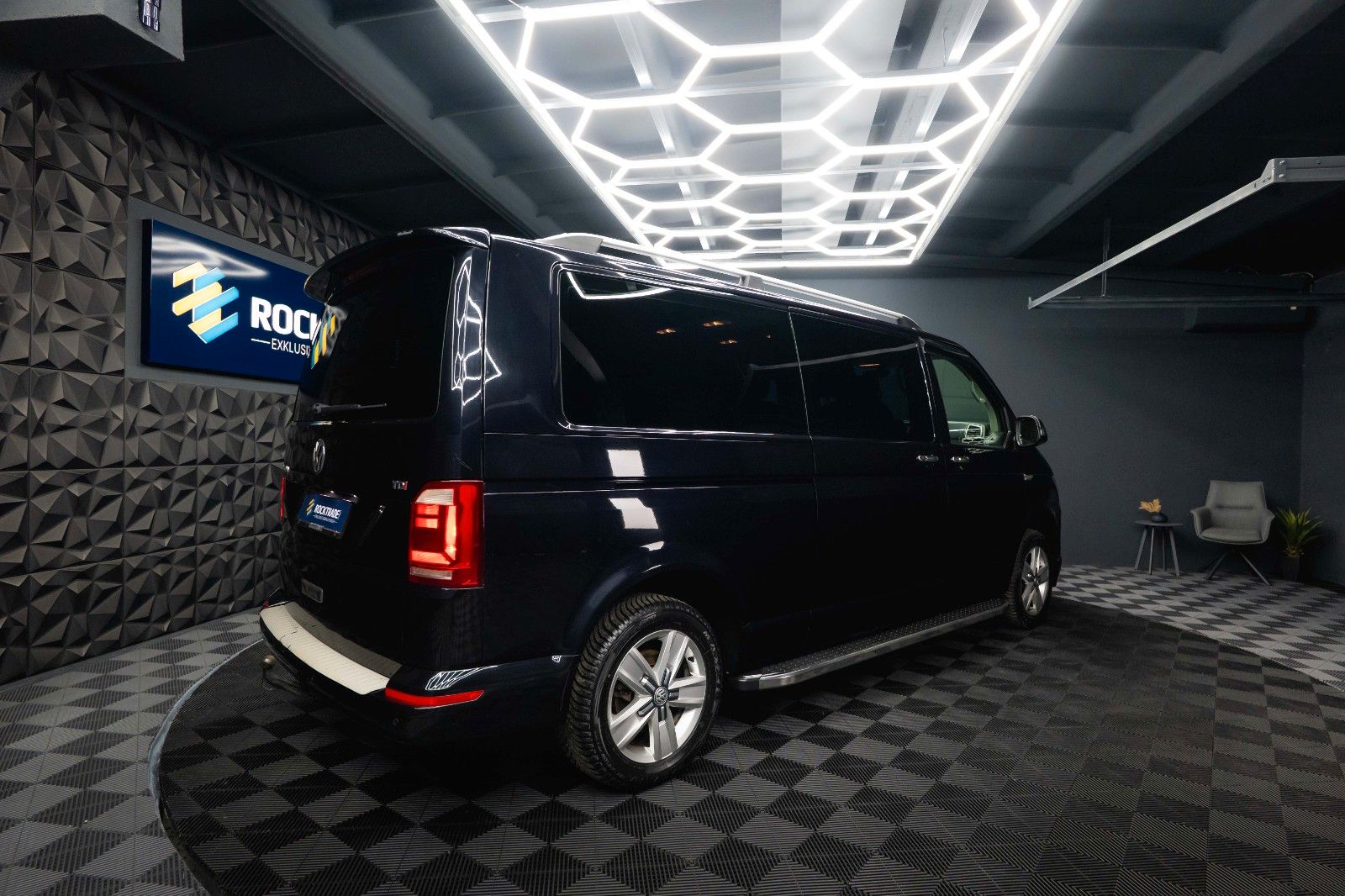 Fahrzeugabbildung Volkswagen T6 Multivan 2.0 TDI DSG Lang *ACC*CarPlay*DAB*