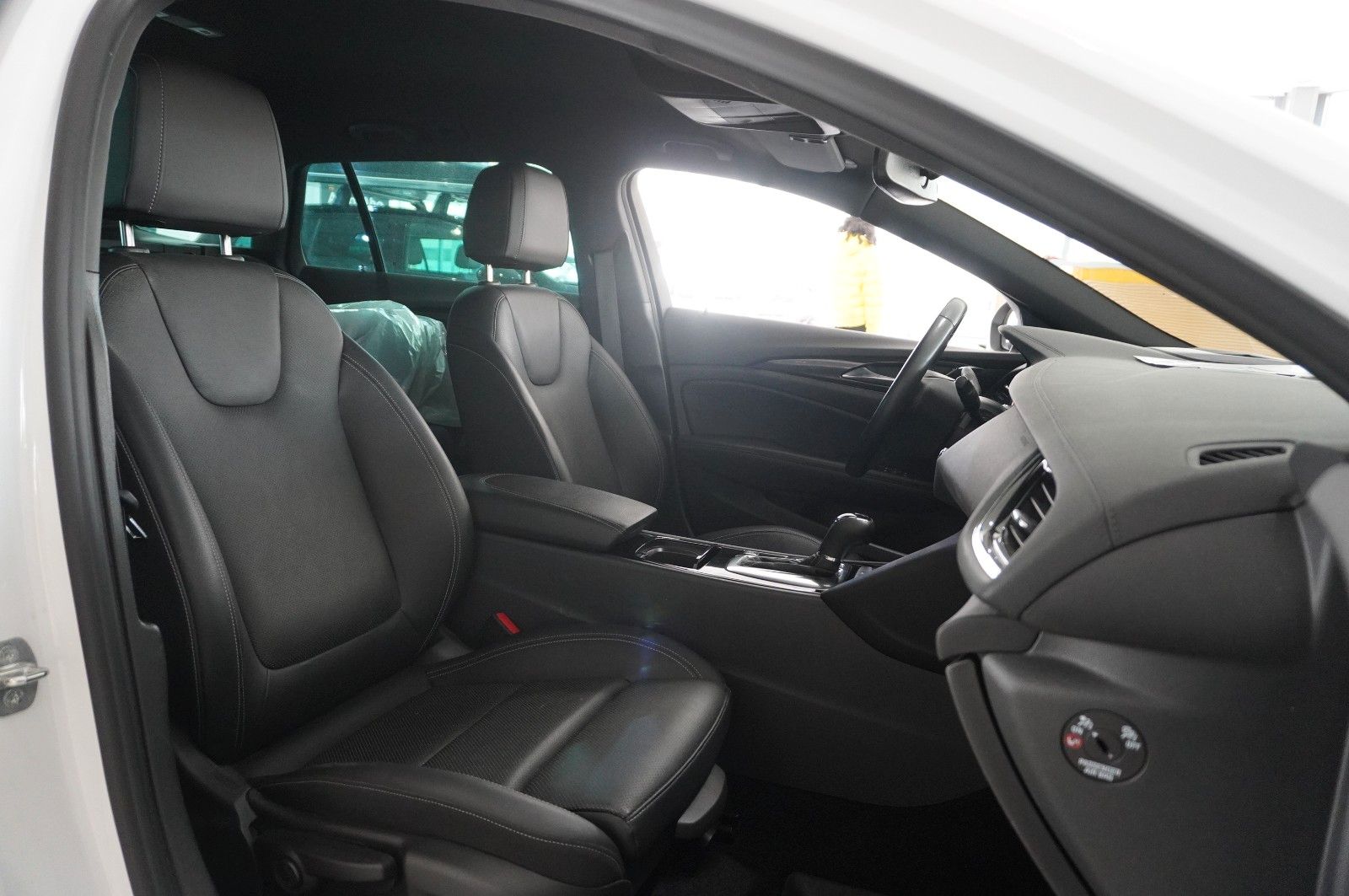 Fahrzeugabbildung Opel Insignia B ST 2.0D ELEGANCE NAVI/LED/KAMERA/HUD
