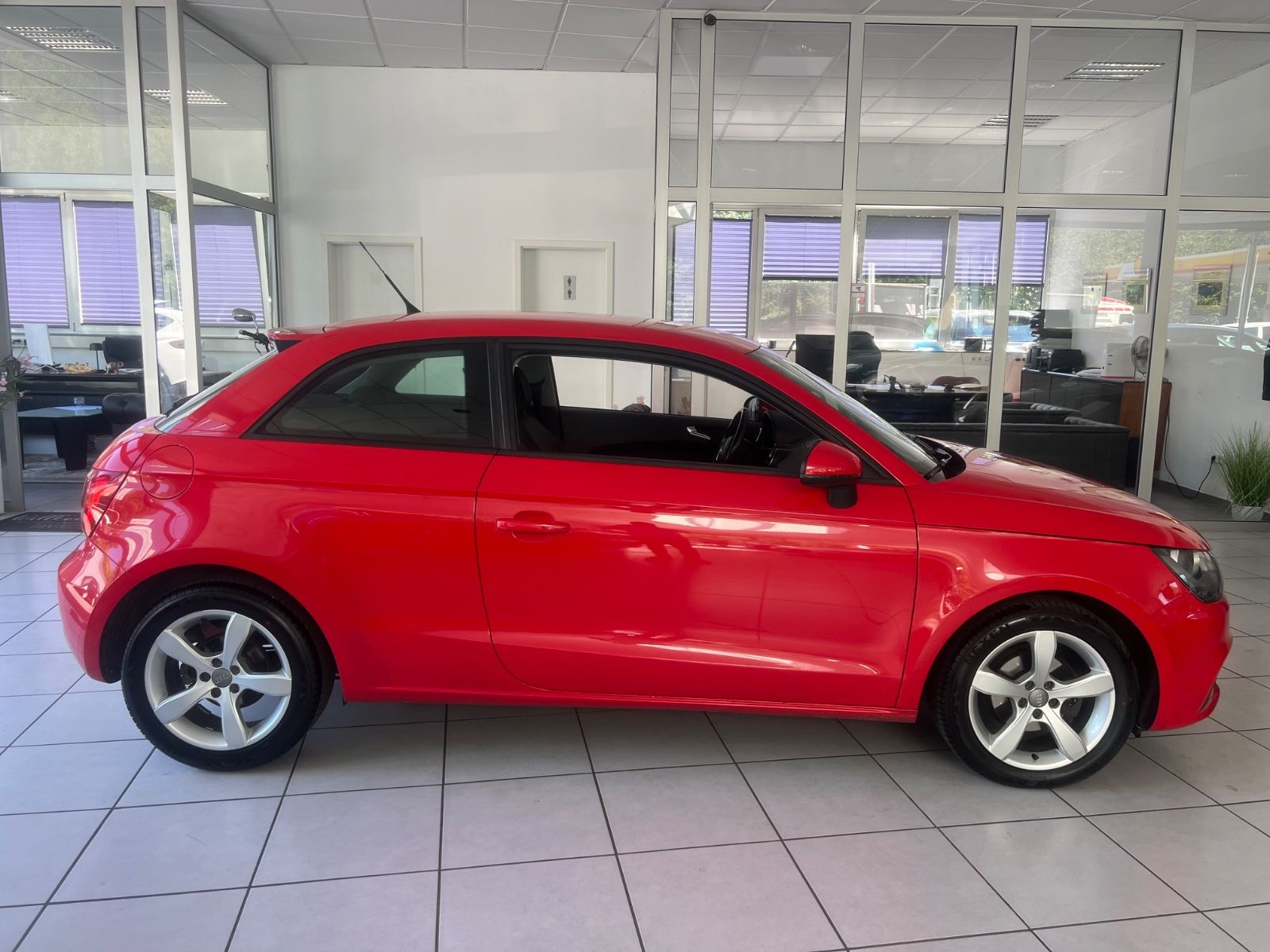 Fahrzeugabbildung Audi A1 attraction * Sitzheizung *