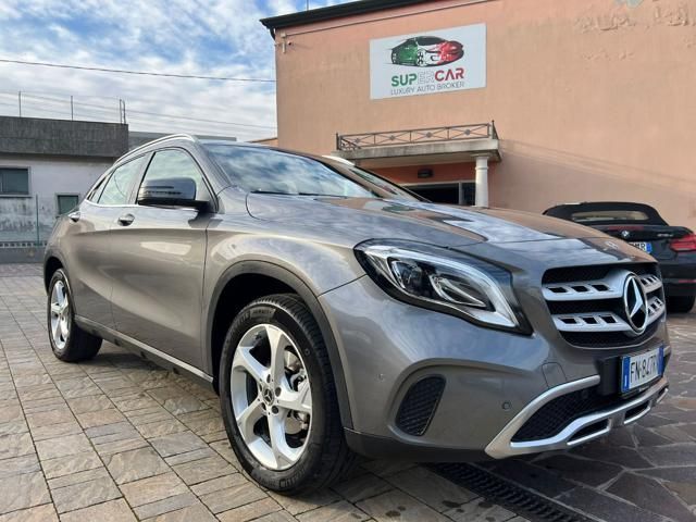 Mercedes-Benz MERCEDES-BENZ GLA 200 d Automatic 4Matic Executi