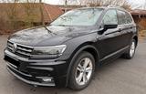 Volkswagen Tiguan 2.0 TSI 162kW DSG 4MOTION Highline Hi... - Volkswagen Tiguan mit Benzin-Antrieb: Schwarz, Head-Up Display