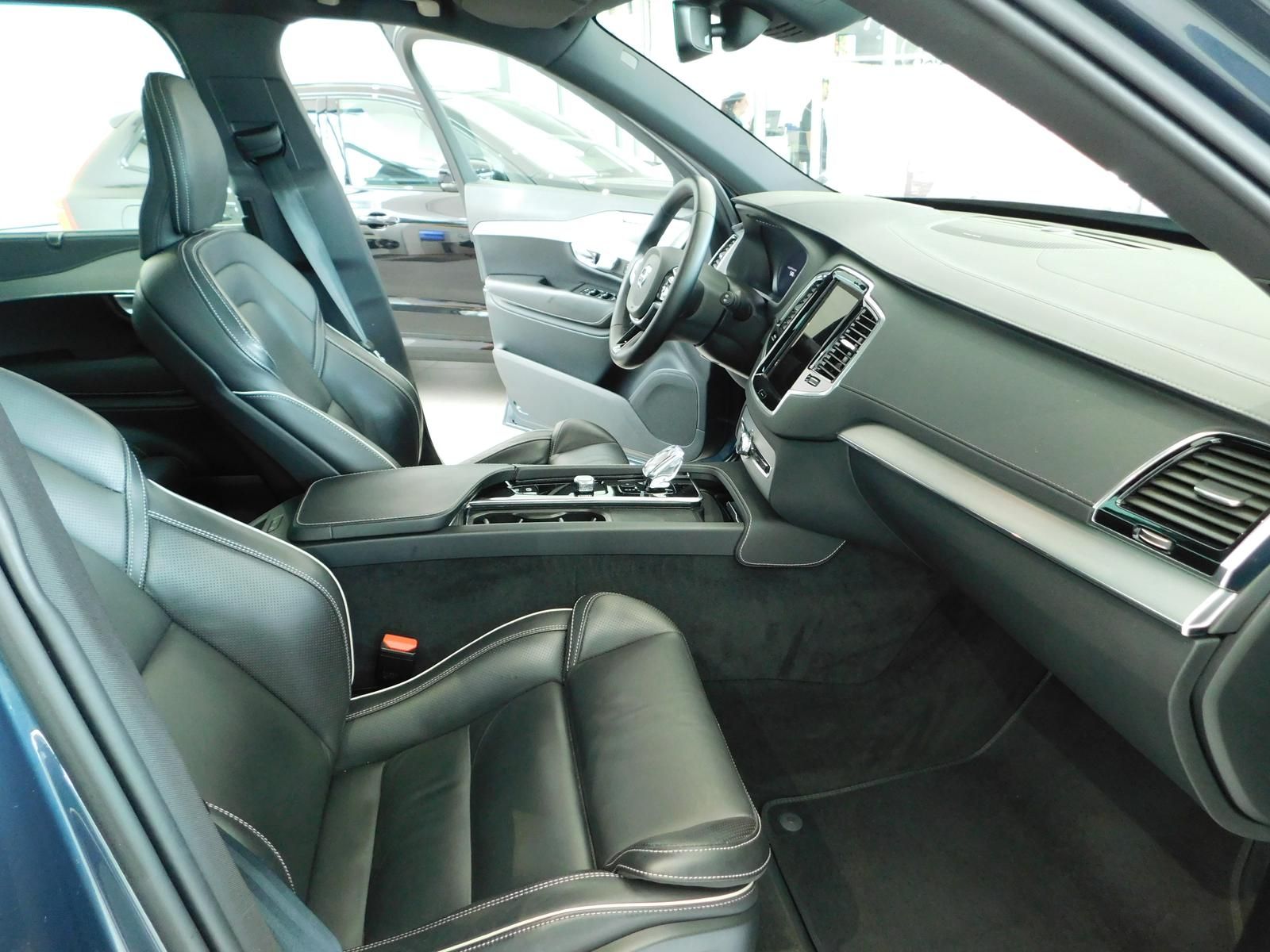 Fahrzeugabbildung Volvo XC90 B5 D AWD Plus Bright