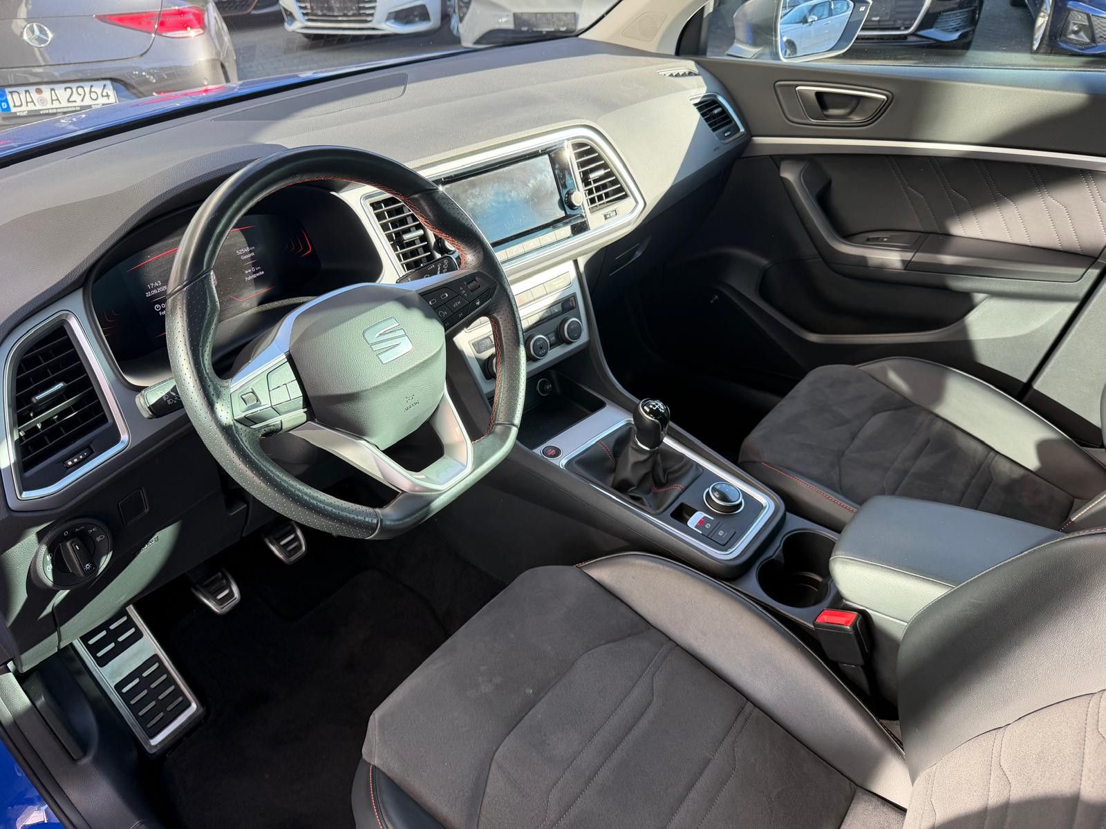 Fahrzeugabbildung SEAT Ateca 2.0TDI FR-Line VIRTU+LED+SHZ+KAM+TEMP+AHK+