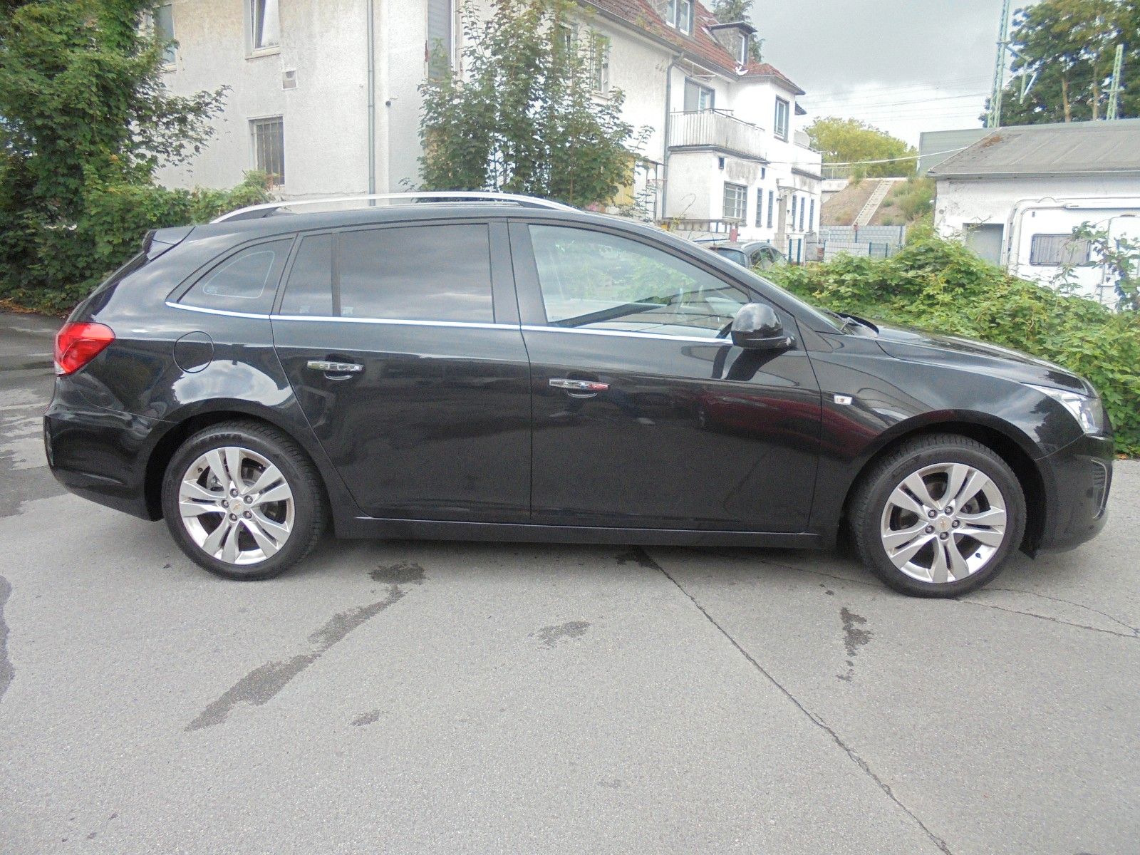 Fahrzeugabbildung Chevrolet Cruze Station Wagon/8Fachbereift/Vollausstattung
