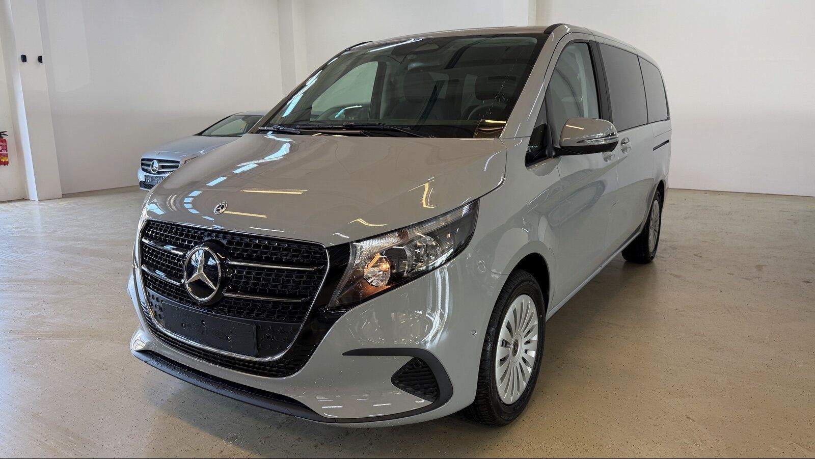 Mercedes-Benz V220d lang MBUX+SMARTP+DISTR+SITZHZG+KLIMA+KAMER imagem 2