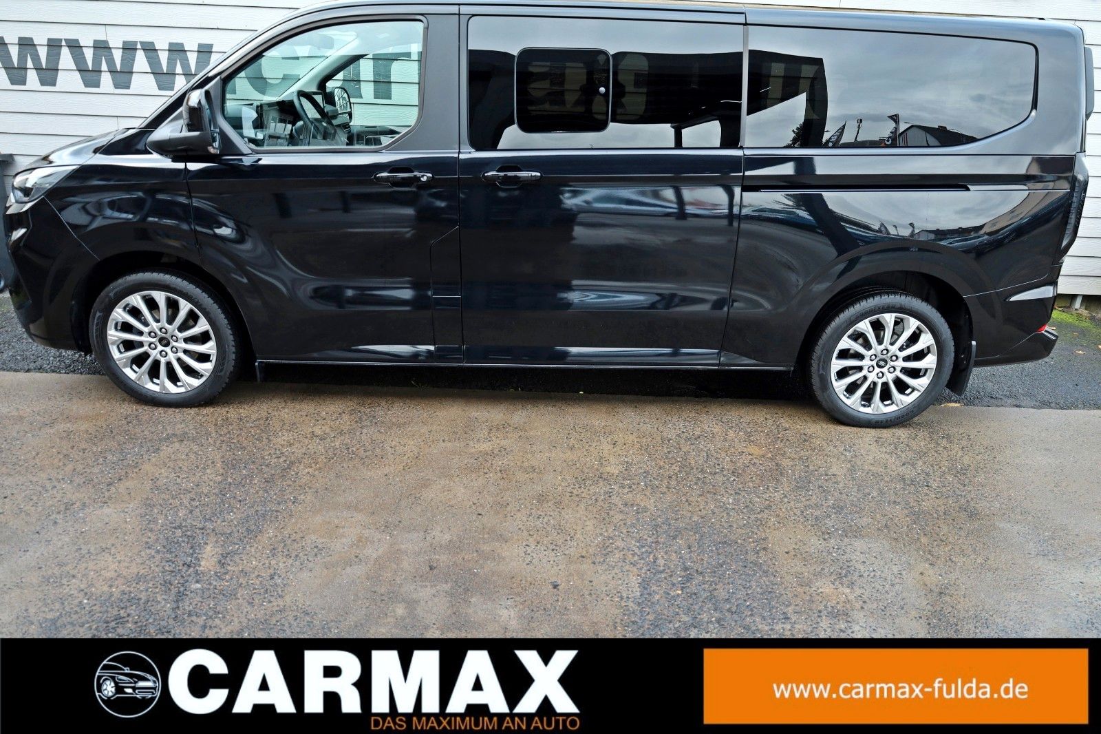 Fahrzeugabbildung Ford Tourneo Custom 2.0  320 L2 Titanium,8 Sitzer,AHK