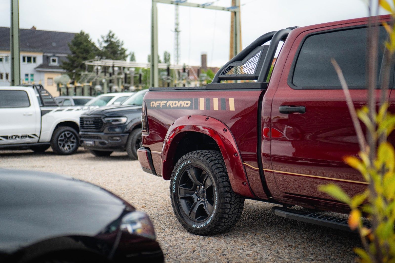 Fahrzeugabbildung Dodge RAM 5.7 V8 HEMI 4x4 OFFROAD Night-Paket *LED*19%