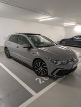 Volkswagen Golf VIII 2.0 TDI R-Line IQ.LIGHT  *PANO* KAMERA - Volkswagen Golf Limousine R line mit Diesel-Antrieb