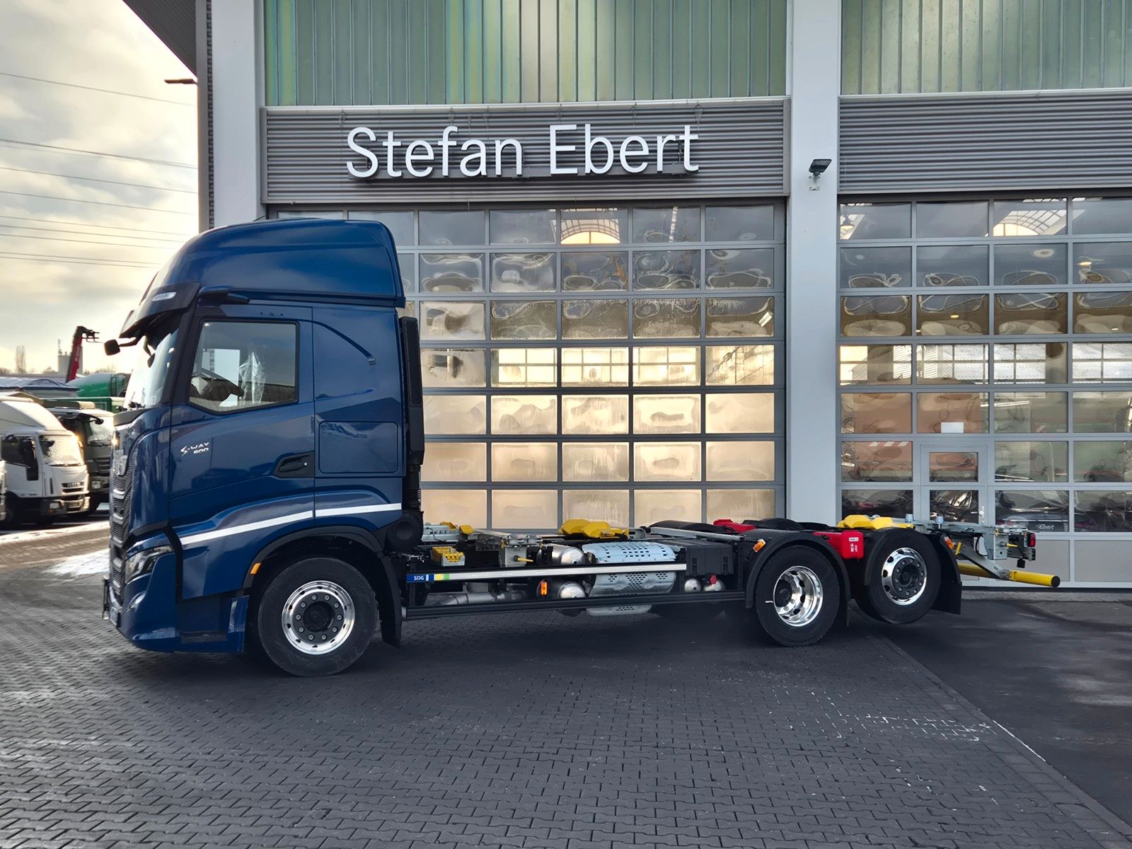 Fahrzeugabbildung Iveco S-Way AS260S50Y/FS CM 6x2 BDF Standklima 2xAHK
