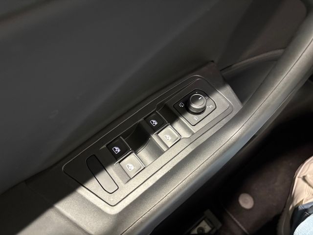 T-Roc Cabriolet R-Line 1.5 TSI DSG LEDER ACC NAV