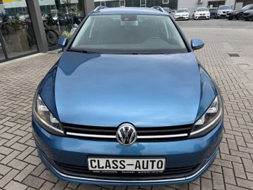 Volkswagen Golf - 8